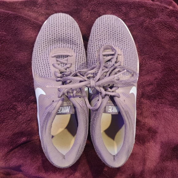 Nike Shoes size 10 - Picture 1 of 6